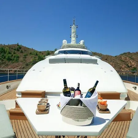 Yng-art-111 Båthotell Bodrum